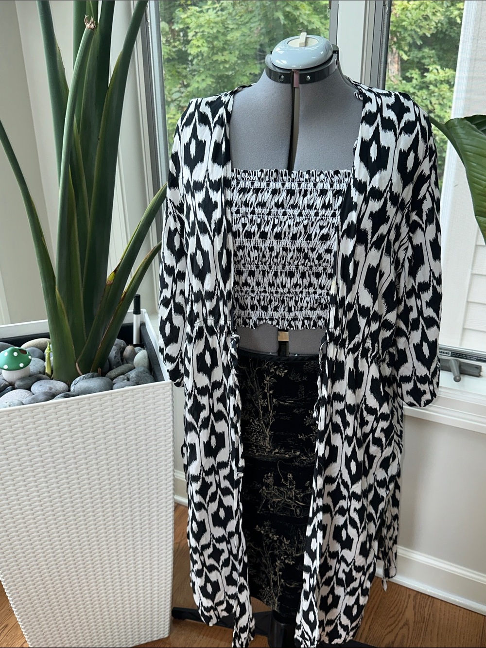 LOFT Black & White Ikat Print Open-Front Duster